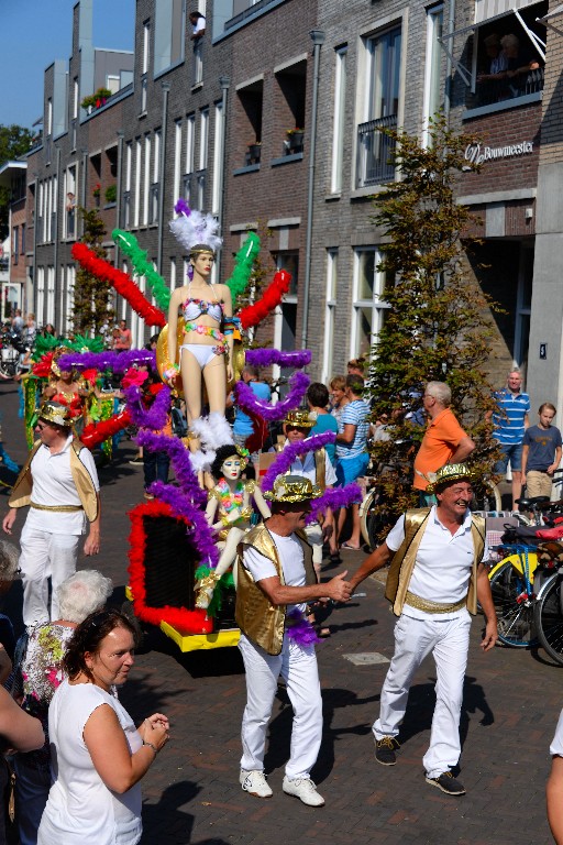 ../Images/Zomercarnaval Noordwijkerhout 040.jpg